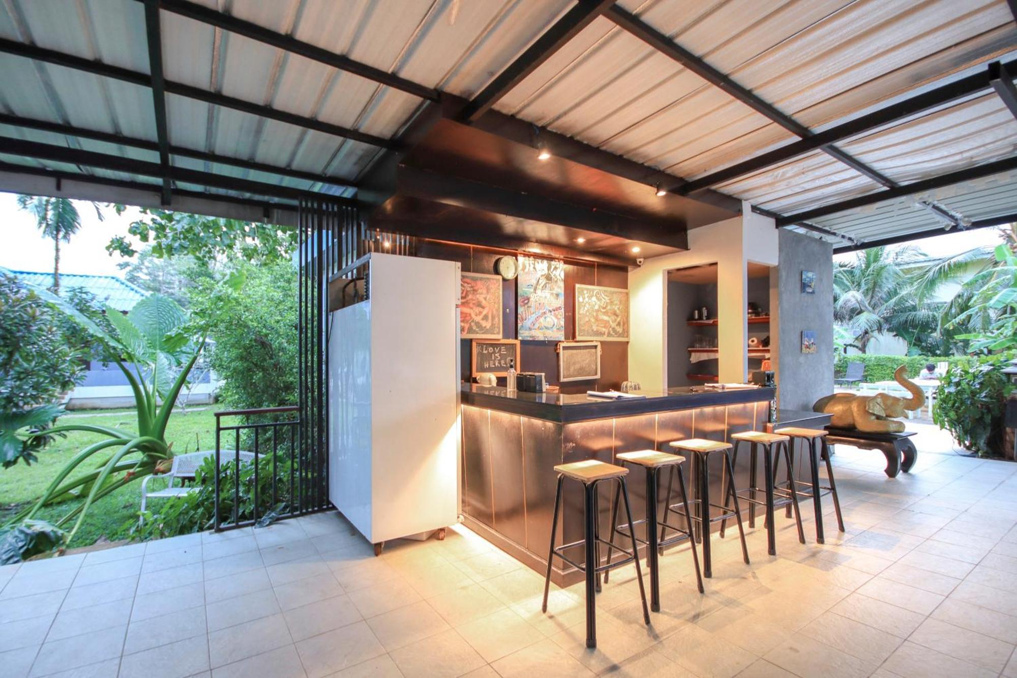 Capital O75345 Praewa Villas Naiyang Phuket Nai Yang Beach Esterno foto